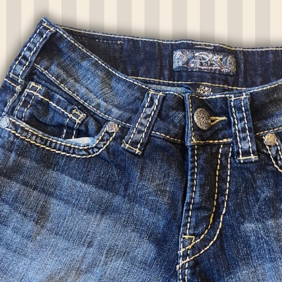 Secondhand Silver Denim longer shorts Size XS (Waist: 24”) - Picture 5 of 5